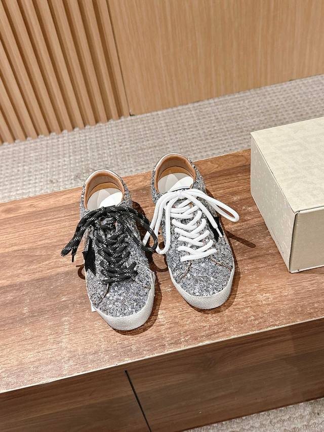 Top version#Dirty shoes are a fashion item that everyone knows. They are the fav