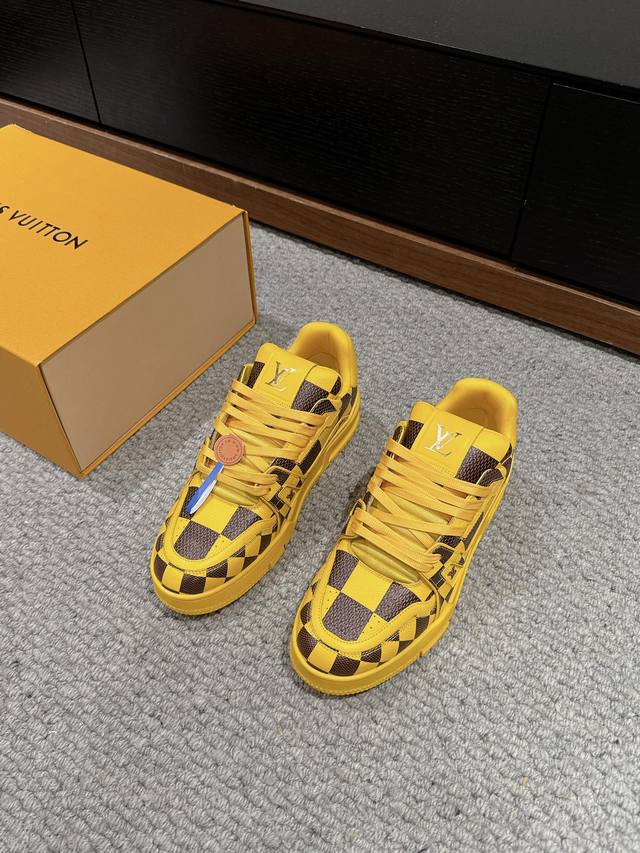 Purchasing level Lv Trainer new color Classic checkerboard with two colors, nov