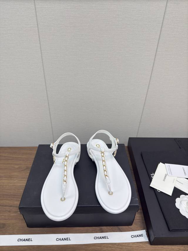 Chanel 25C Spring and Summer catwalk flat sandals Exclusively customized chain d