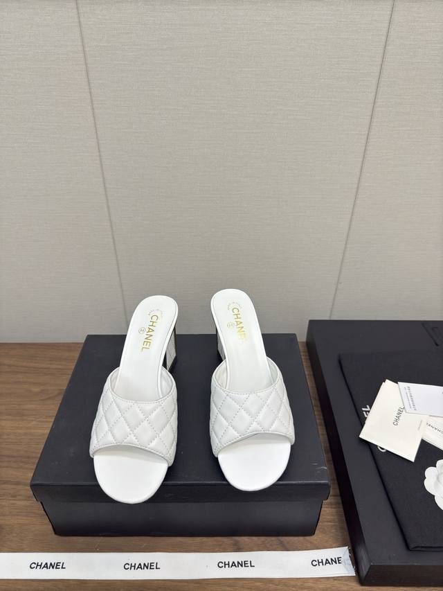 Chanel 25C Spring and Summer catwalk style thick-heeled sandals Exclusively cust