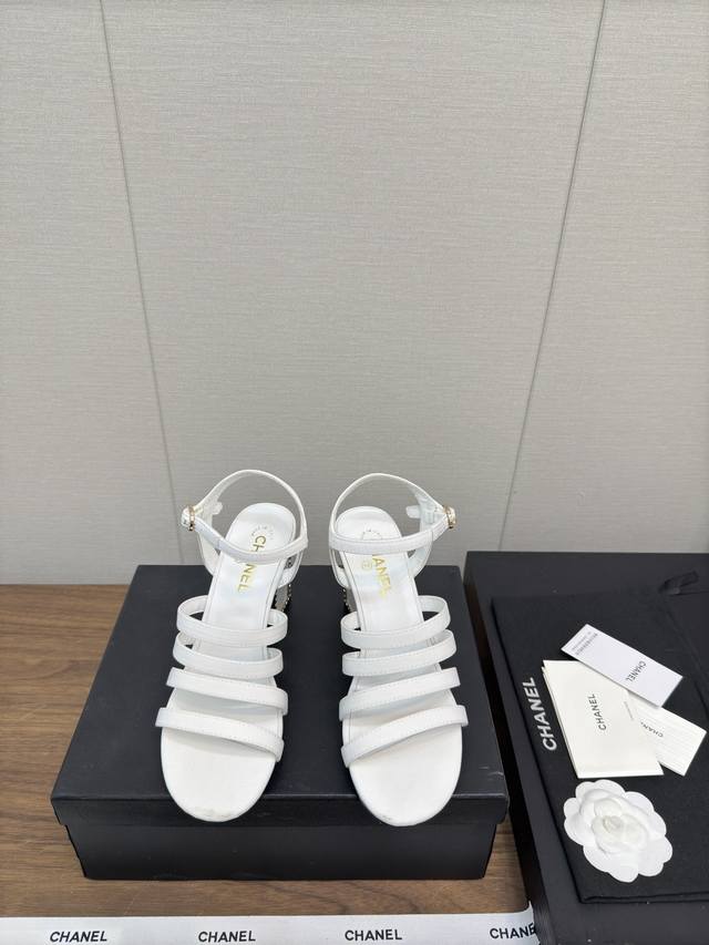 Chanel 25C Spring and Summer catwalk style thick-heeled Roman sandals Exclusivel