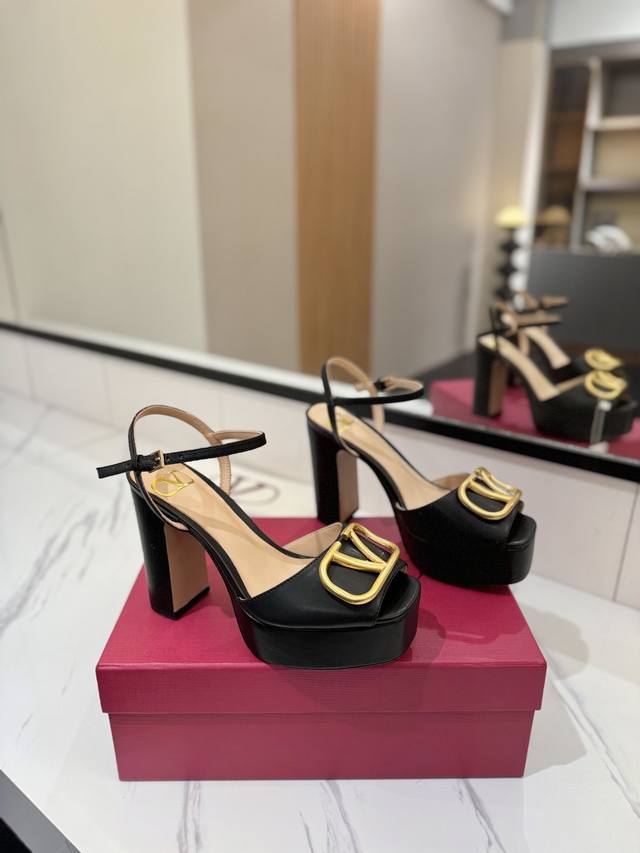 Factory price Pp: Valentino 2025 style - sky-high thick-heeled high-heeled sand