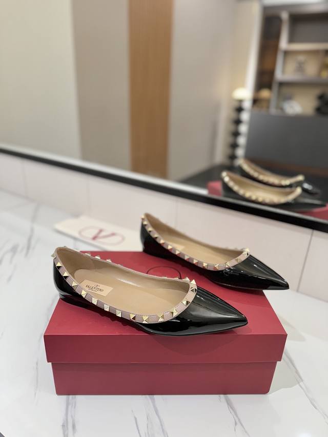 Factory Price Pp: Valentino rivet Vt classic pointed flat shoes, top replica! P