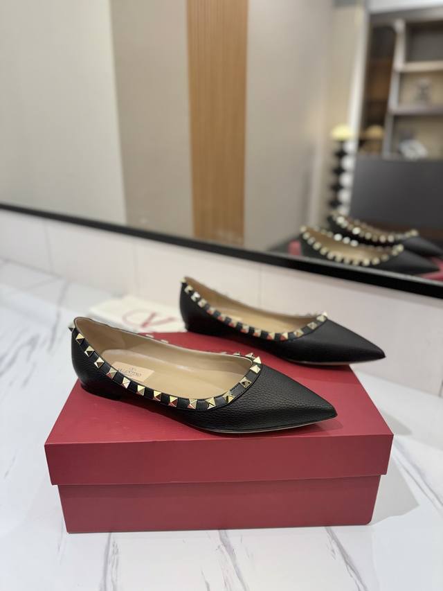 Factory Price Pp: Valentino rivet Vt classic pointed flat shoes, top replica! P
