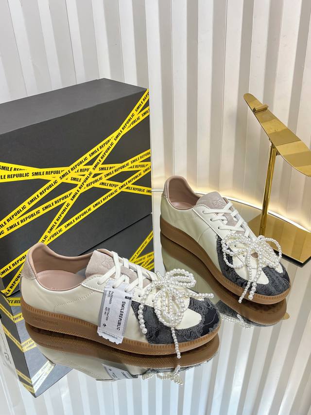 SmilerepublicThe latest women's low-top open-mouthed smiling Forrest Gump shoes