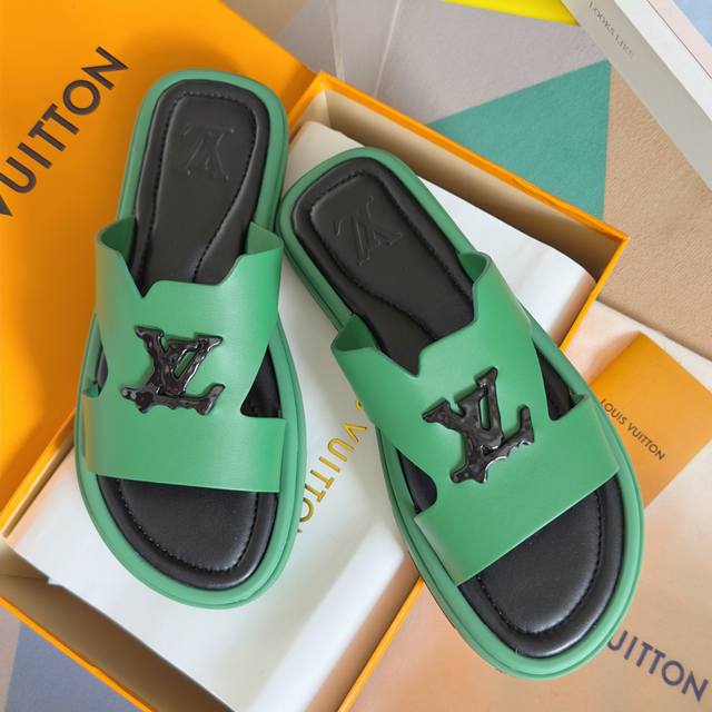 Top version: Men's Lv Louis Vuitton L's latest men's thick-soled slippers and s