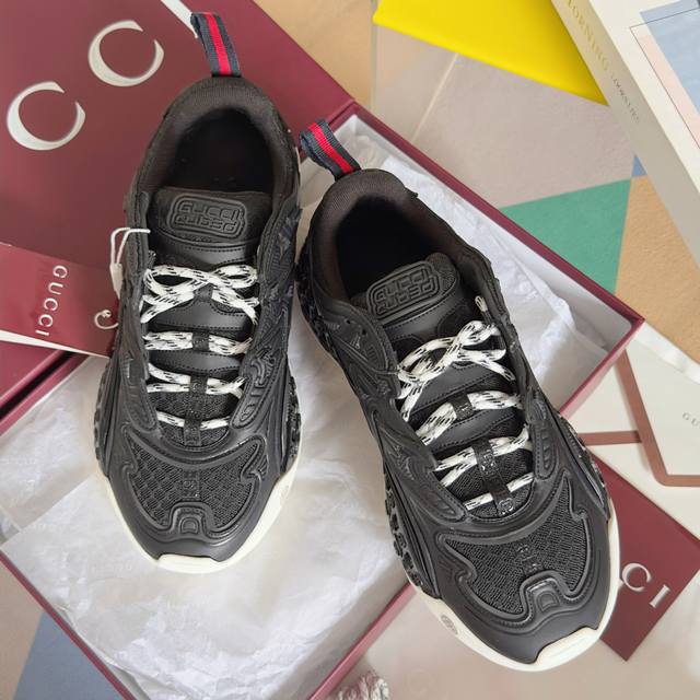 Top version: Men's Gucci's latest Cub3D series thick-soled casual sports shoes,