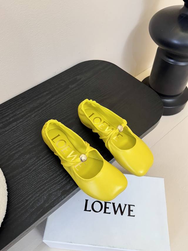 Loewe 25Ss Super soft and chewy ballet shoes This Pebble Soft is an elegant comb