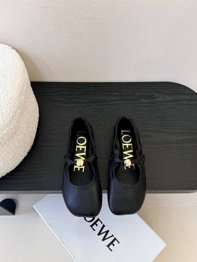 Loewe 25Ss Super soft and chewy ballet shoes This Pebble Soft is an elegant comb