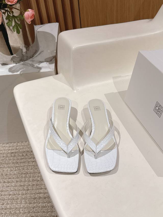 factory priceNew product from the niche fashion brand The Row25SsFlip-flopsThe m