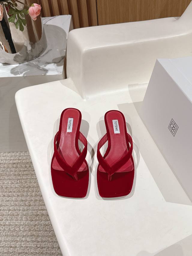 factory priceNew product from the niche fashion brand The Row25SsFlip-flopsThe m