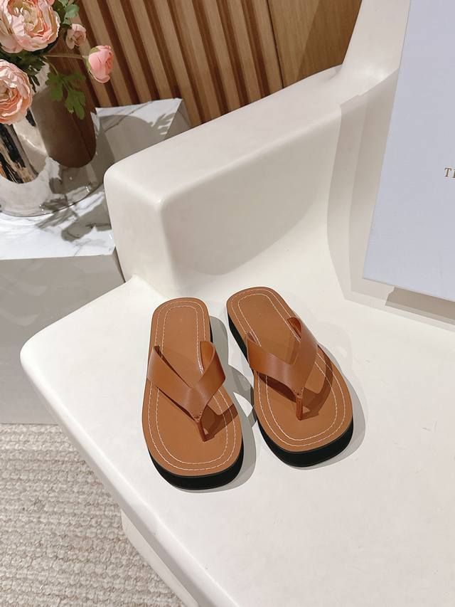 factory priceNew product from the niche fashion brand The Row25SsFlip-flopsThe m