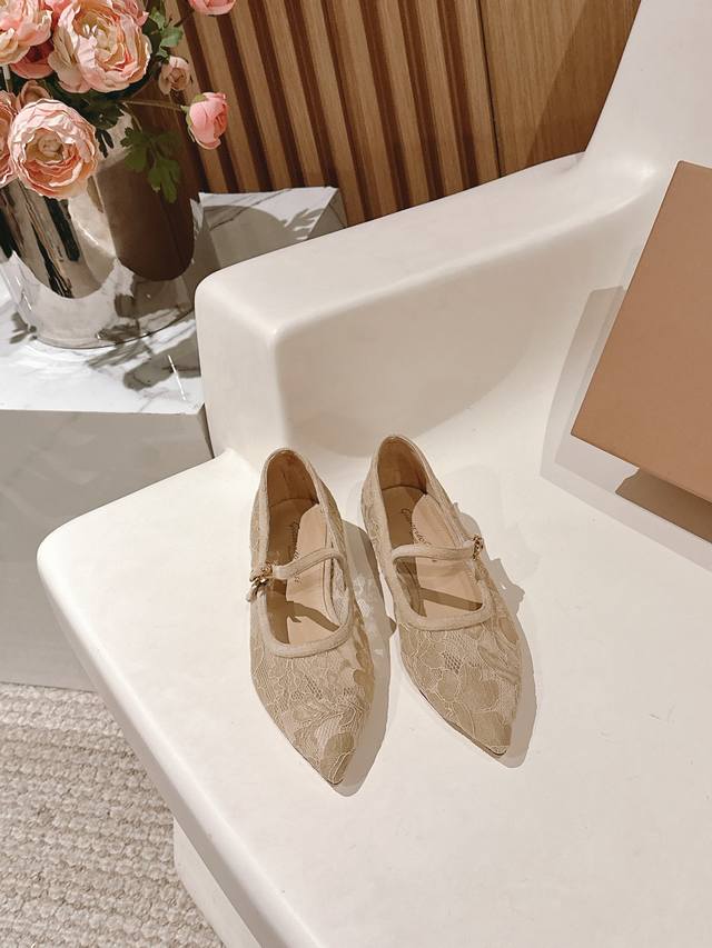 Gianvito Rossi 2025 new single shoes top version lace mesh design has unique cha