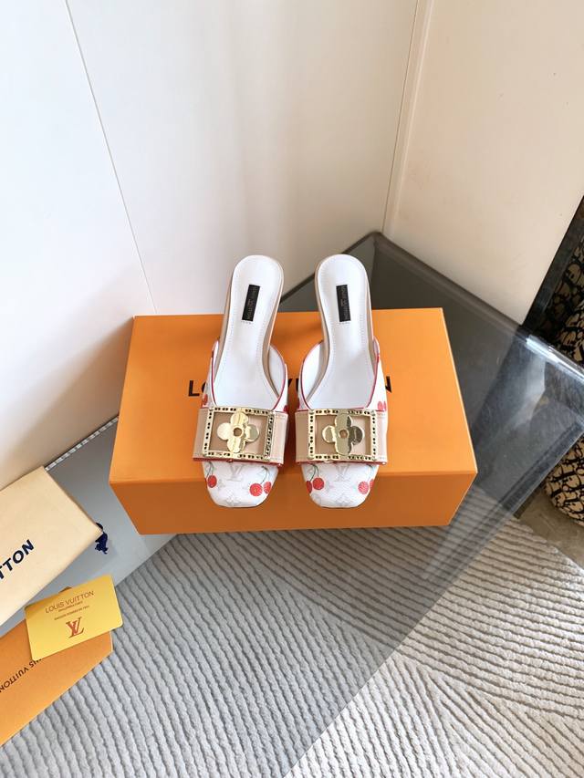 2025 Latest Lv Spring and Summer Counter Latest High Heel Sandals Fabric: Import