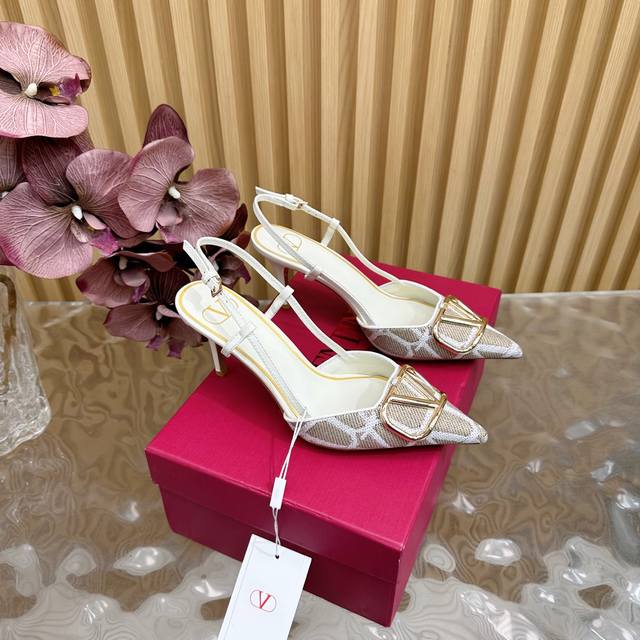 2025 catwalk high version Valentino high-heeled embroidered fabric sandals with