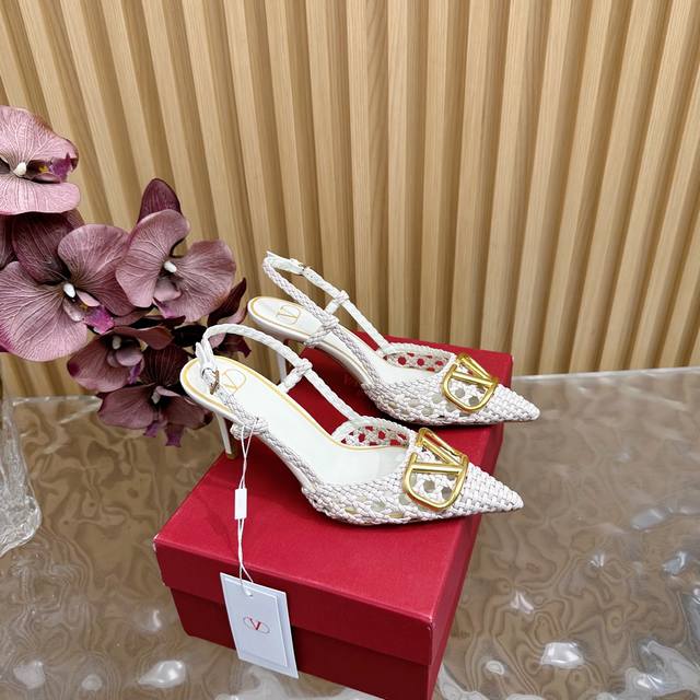 2025 catwalk high version Valentino high-heeled woven mesh sandals have a beauti