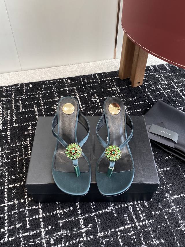 Purchasing-level Saint Laurent spring and summer catwalk high-heeled sandals Man