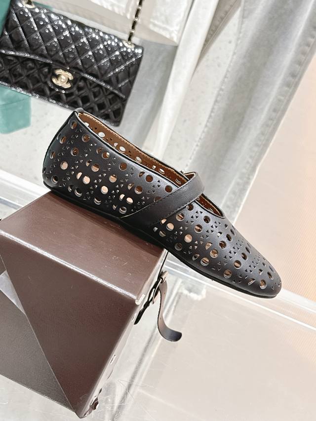 Alaia new retro hollow cowhide Mary Jane shoes ballet shoes full of girlish styl