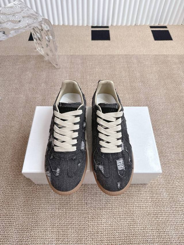 Maisonmargiela Mm6 Maisonmargiela classic German training shoes A genius designe