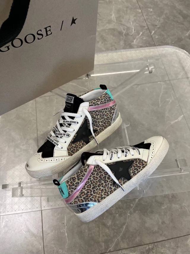 Leopard print high top couple style top cowhide high version. Low-end please do