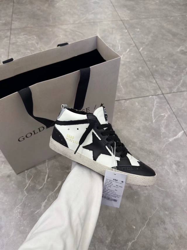 Black and white high top couple style top cowhide high version. Low-end please d