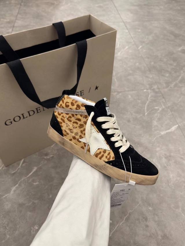 Leopard print high top couple style top cowhide high version. Low-end please do