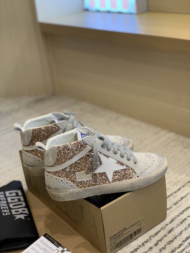 Champagne gold high top couple style top cowhide high version. Low-end please do