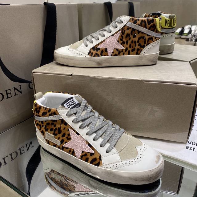 Leopard print high top couple style top cowhide high version. Low-end please do