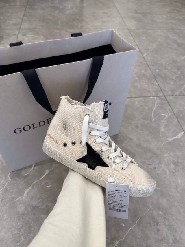 Beige canvas high top couple model, top cowhide high version. Low-end please do