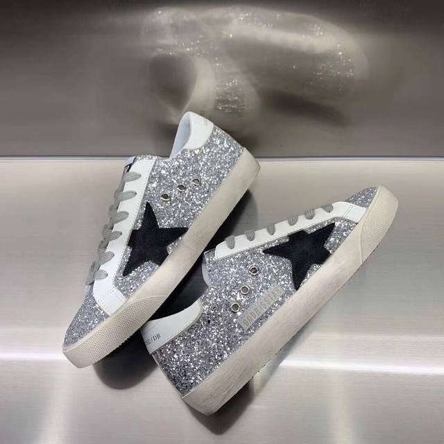 Silver grid black star couple style. Original high version. Low-end please do n