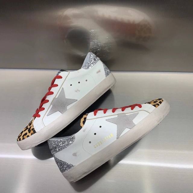 Leopard print silver checkered tail couple style. Original high version. Low-en