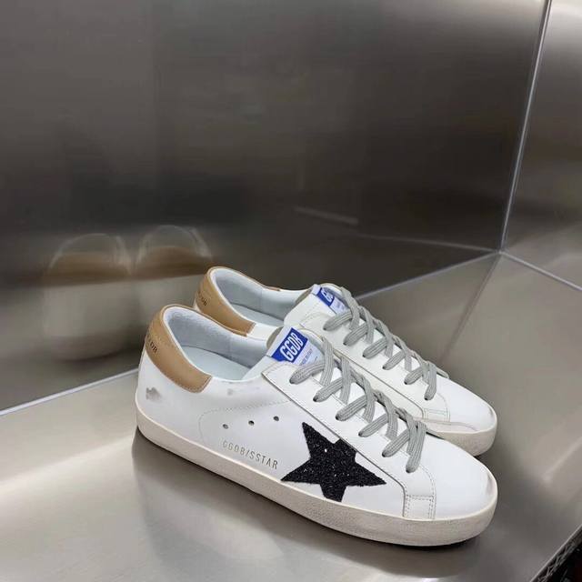 brown tail black star couple style. Original high version. Low-end please do no