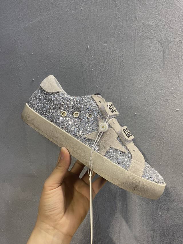Grey tail silver grid Velcro couple style. Original high version. Low-end pleas