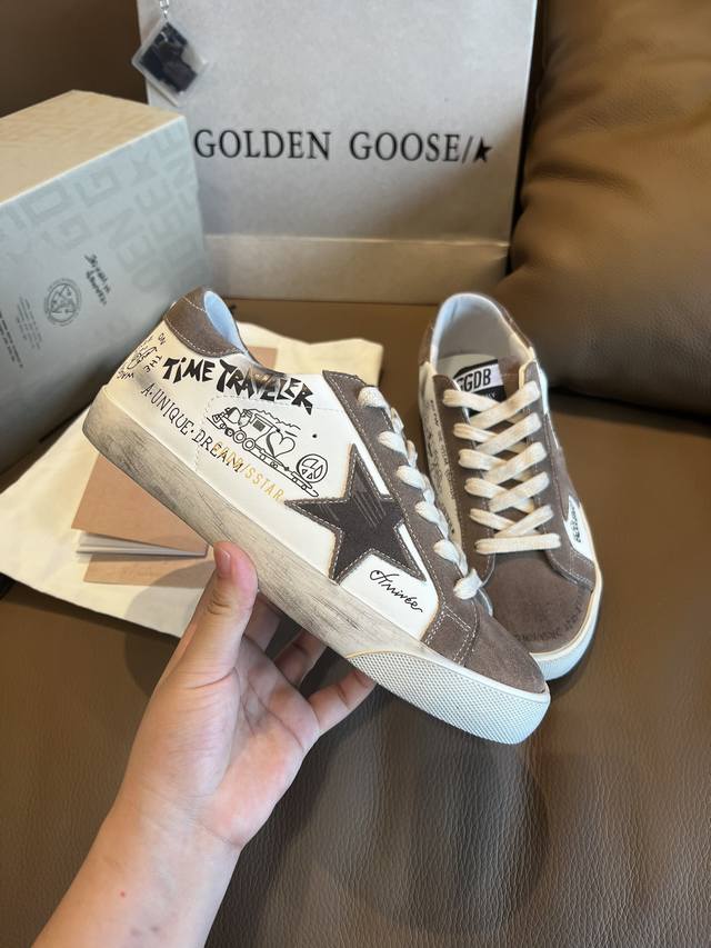 Coffee color printed graffiti couple model original replica high version counter
