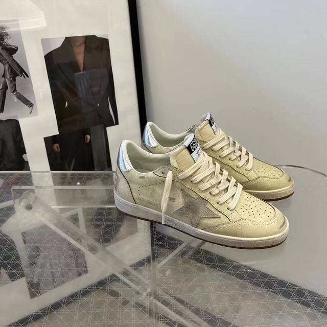 cracked beige silver tail couple style top purchasing high version. Low-end ple