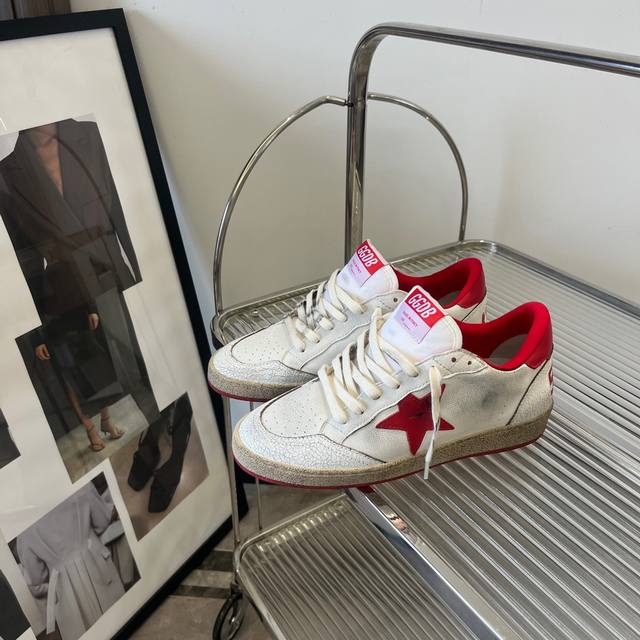 Red bottom couple style, top purchasing agent, high version. Low-end please do
