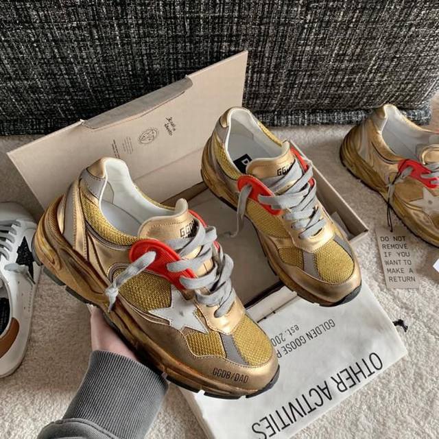Golden sneakers couple models, high-end market version, original replica. Do not