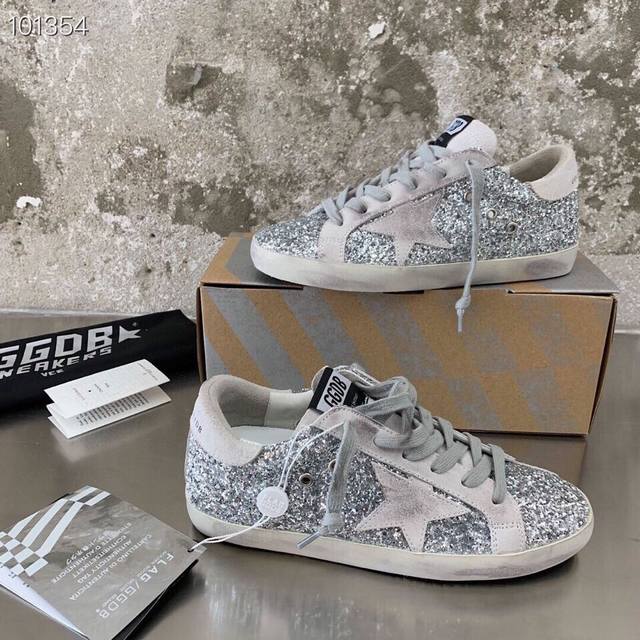 Silver grid gray star couple style. Purchase the original high version! Do not d