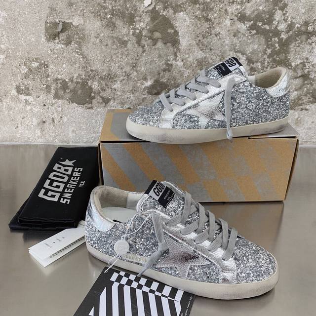 Silver grid silver star couple style. Purchase the original replica high versio