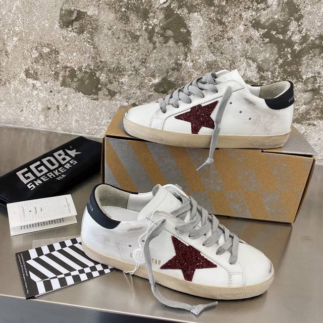 Black tail red star couple style. Purchase the original replica high version! D