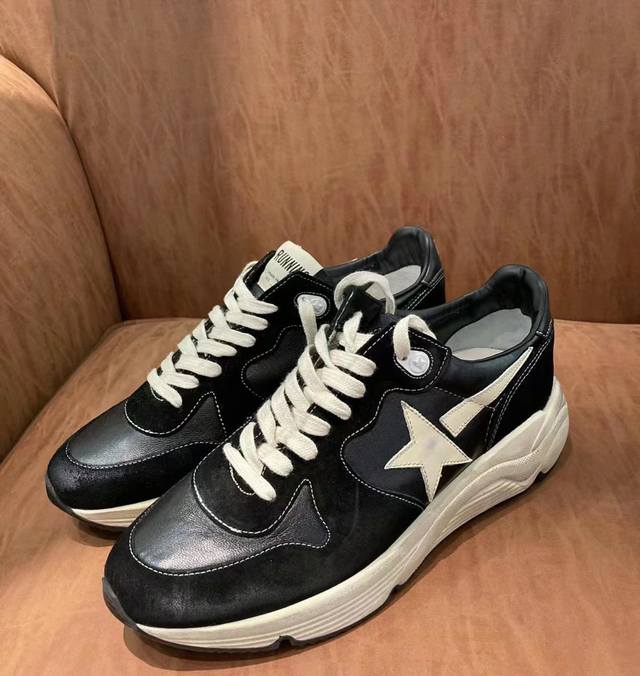 Long-term production. Order inquiry Black sports shoes couple style purchasing l