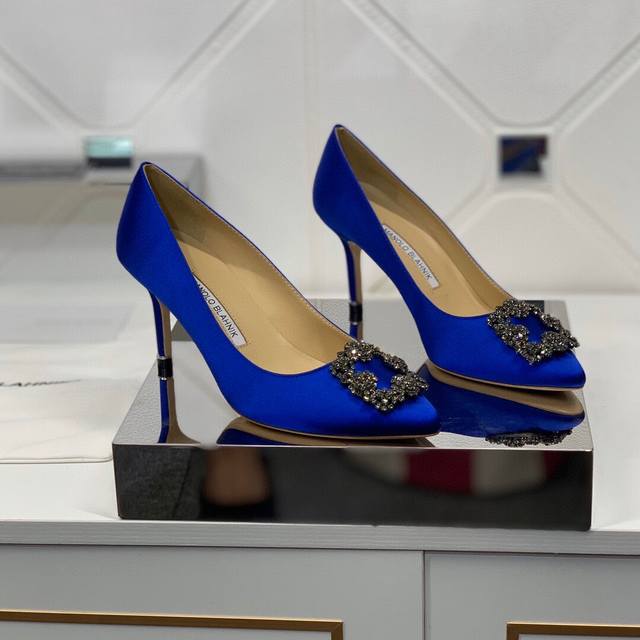 Intensive quantity price: The highest version Manolo Blahni*K has been in stock