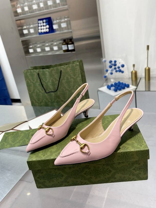 Price: Leather sole + 40 Gucci Original Gg canvas adds eye-catching essence to t