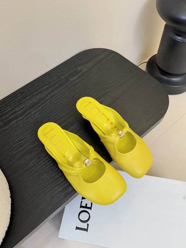 Loewe 25Ss Super soft and sticky high heels and half-supported shoes This Pebble