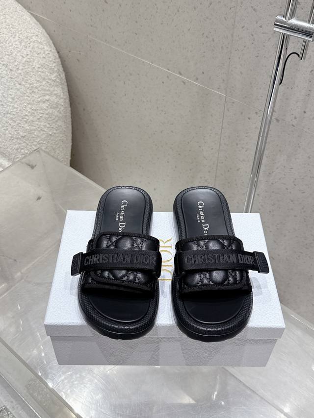 Dior 25Ss new beach slippers thick-soled sandals Material: fabric sheepskin cust