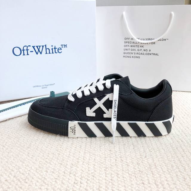Off White new arrivalCouple style with brand logo on the bottomFactory P priceOf