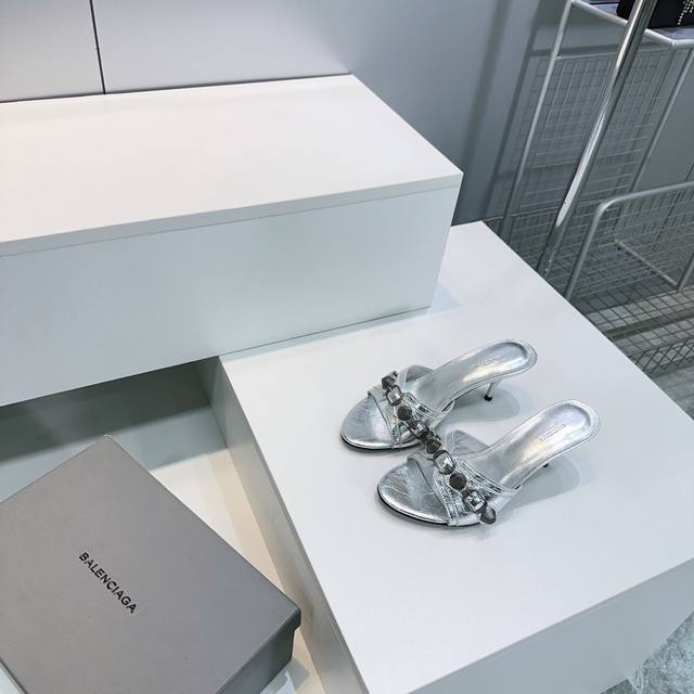 High quality factory delivery! Top quality Balenciaga 2025 spring and summer ne