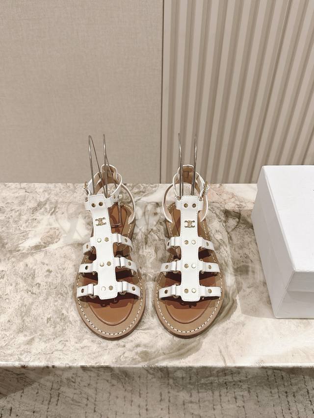 Celi*E Celine's new spring and summer Arc de Triomphe British style Roman flat s