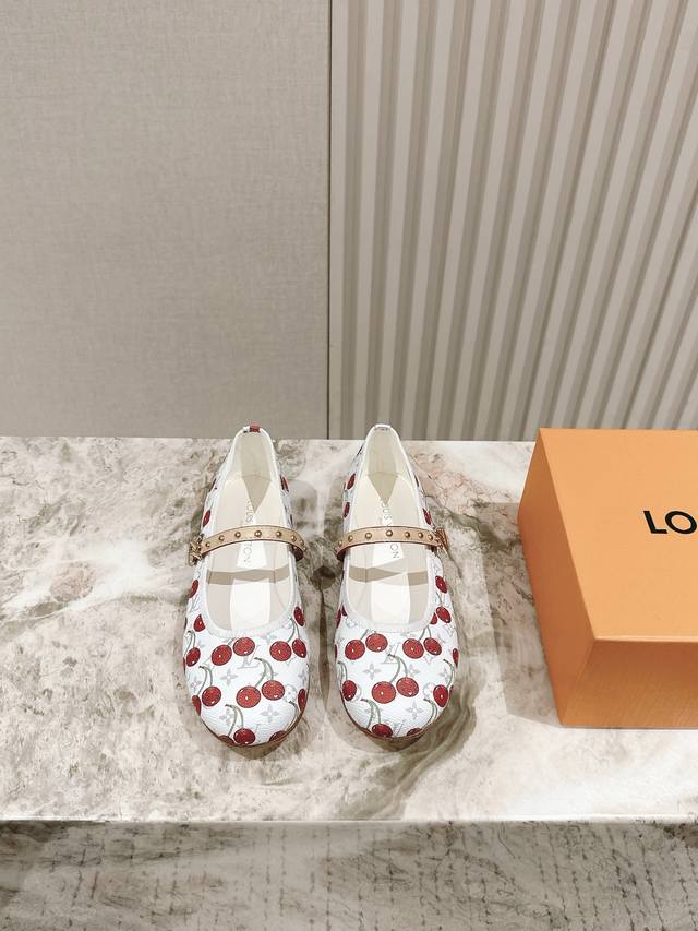New Arrival of Lv's Early Spring ~ Lv Spring and Summer Ballet Shoes are so out