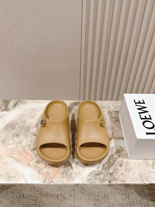 Loewe Loewe bread jelly slippers The design is super cute, chubby, and the color
